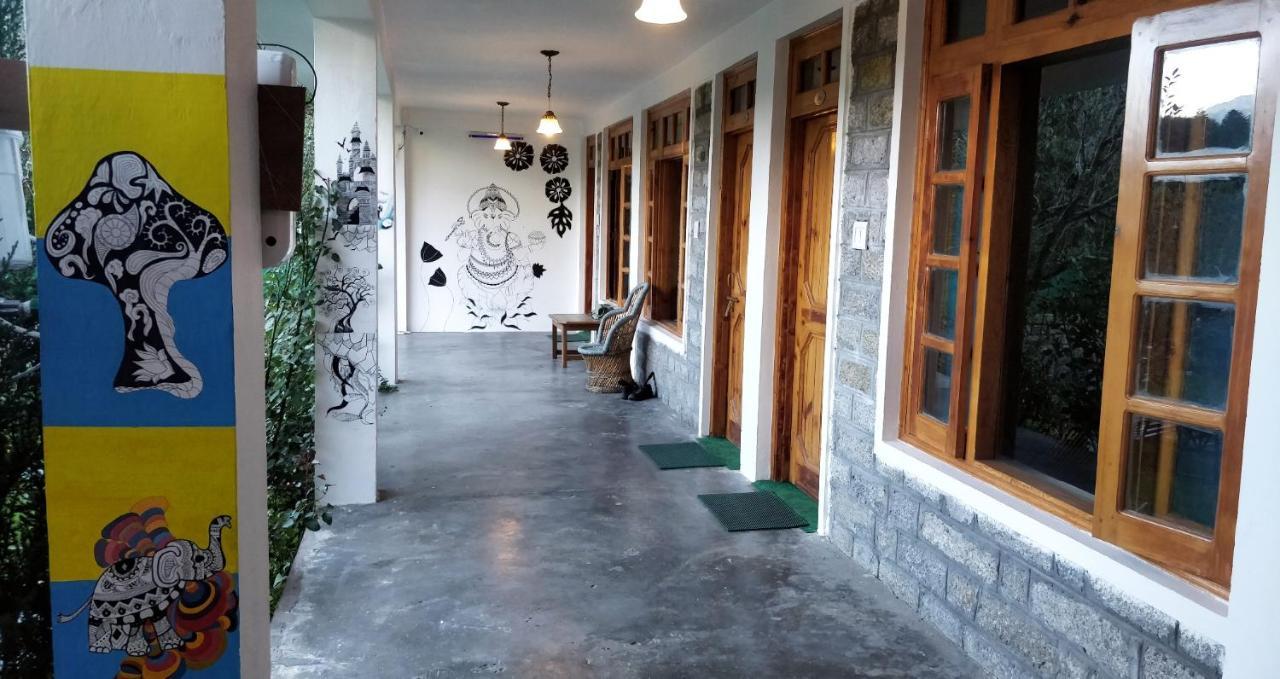 Madpackers Manali Hostel Екстериор снимка